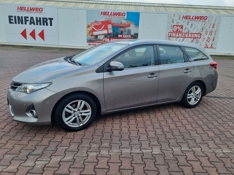 Gebraucht 2015 Toyota Auris Touring Sports Executive Kombi | 10.500 € (Fairer Preis) - Bild 1/4