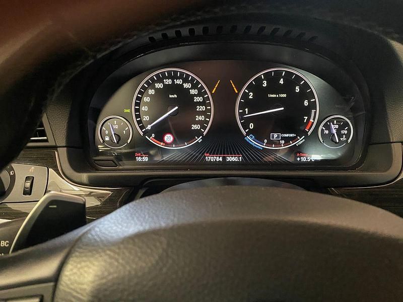 Gebraucht BMW 550 Luxury Line 449 PS (330 kW) 2014 Schwarz Limousine