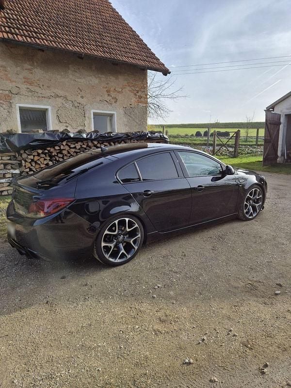 Gebraucht Opel Insignia OPC 325 PS (239 kW) 2011 Schwarz Limousine