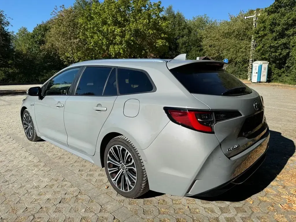 Gebraucht Toyota Corolla Team 184 PS (135 kW) 2021 Grau Kombi