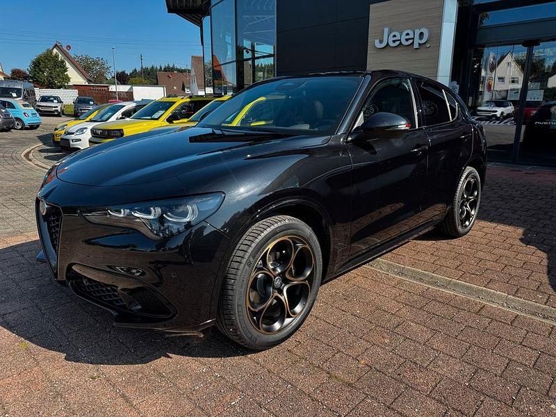 Schwarz Neu 2025 Alfa Romeo Stelvio SUV | 67.980 € (Teuer) - Bild 1/4