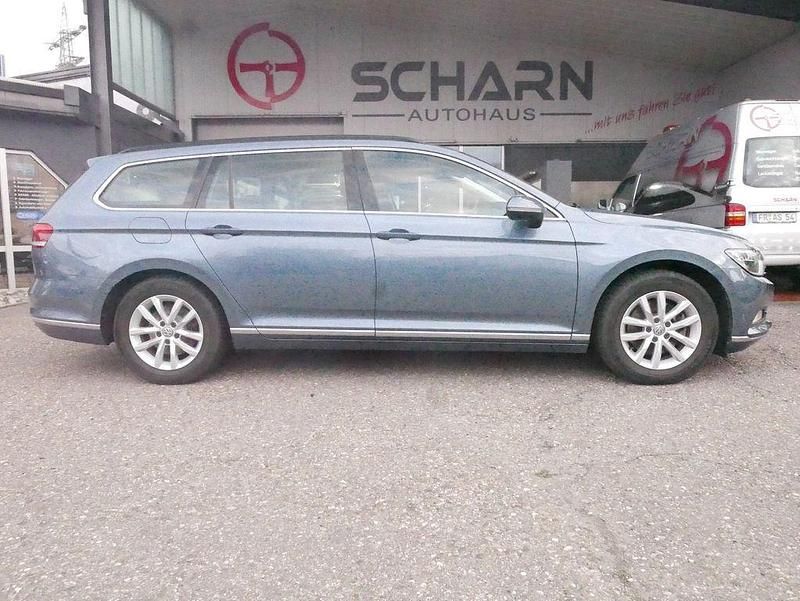 Blau Gebraucht 2016 VW Passat Comfortline Kombi | 13.700 € (Fairer Preis) - Bild 1/4