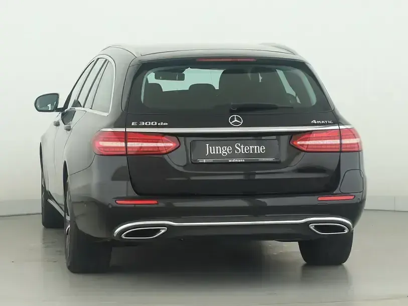 Second-hand Mercedes E300 Avantgarde 194 CP (142 kW) 2023 Negru Break