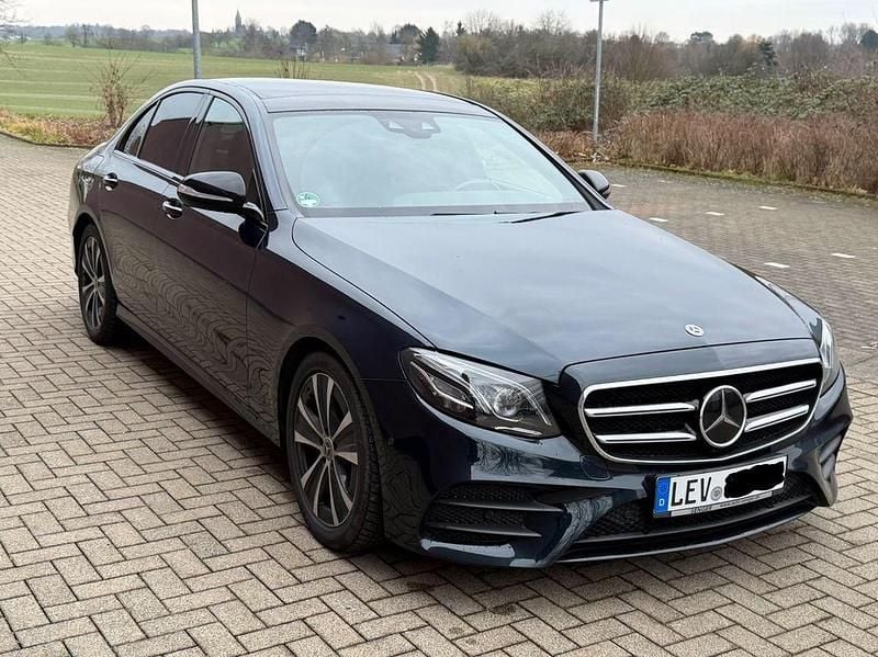 Gebraucht Mercedes E200 AMG line 184 PS (135 kW) 2018 Grün Limousine