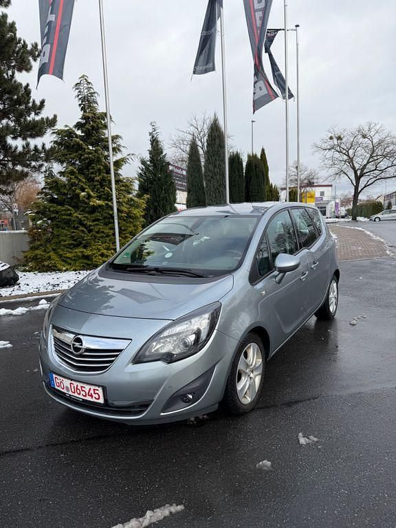 Gebraucht Opel Meriva Innovation 120 PS (88 kW) 2012 Silber Van / Kleinbus
