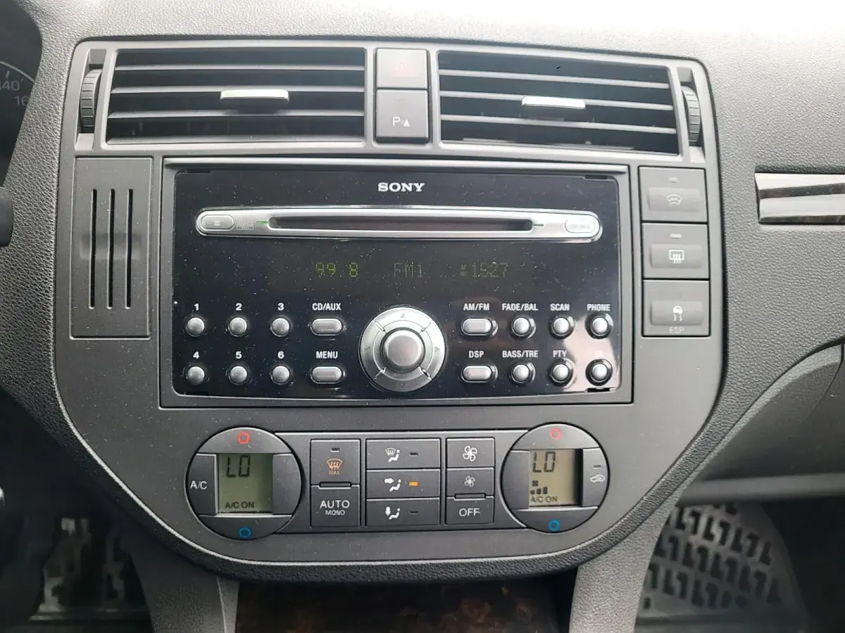 Gebraucht Ford Focus 136 PS (100 kW) 2004 Grau Limousine