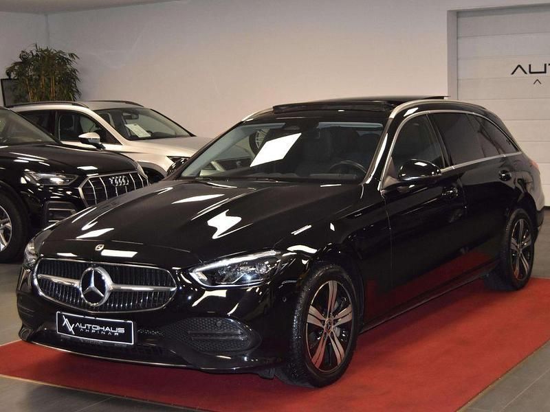 Gebraucht Mercedes C300e 204 PS (150 kW) 2023 Schwarz Kombi