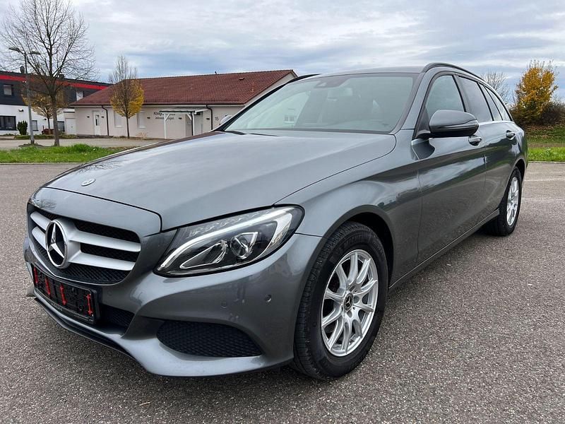 Grau Gebraucht 2017 Mercedes C200 Kombi | 17.890 € (Fairer Preis) - Bild 1/4