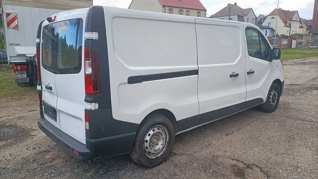 Gebraucht Renault Trafic 120 PS (88 kW) 2017 Weiß Van / Kleinbus