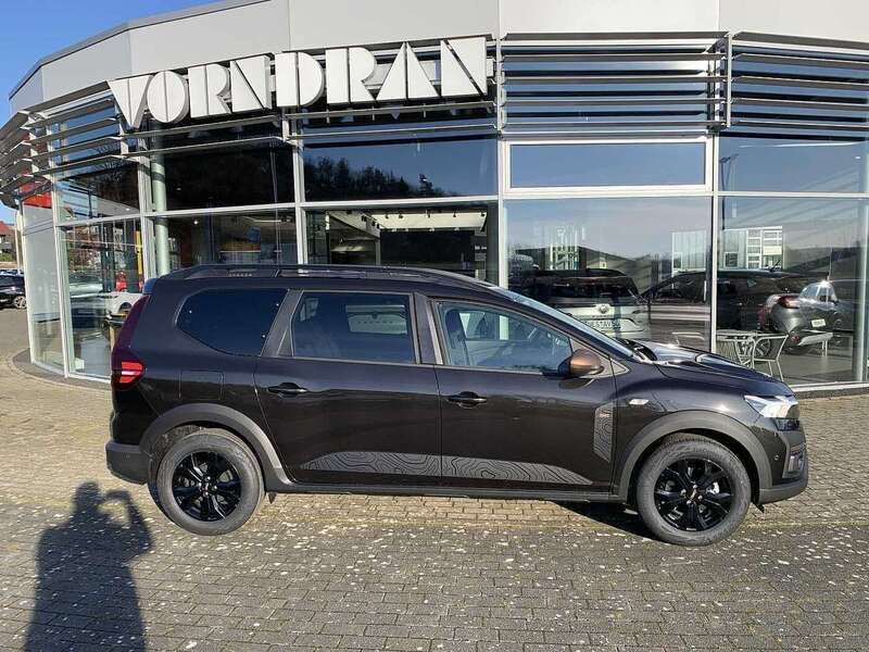 Neu Dacia Jogger Extreme 101 PS (74 kW) 2025 Perlmuttschwarz Van / Kleinbus