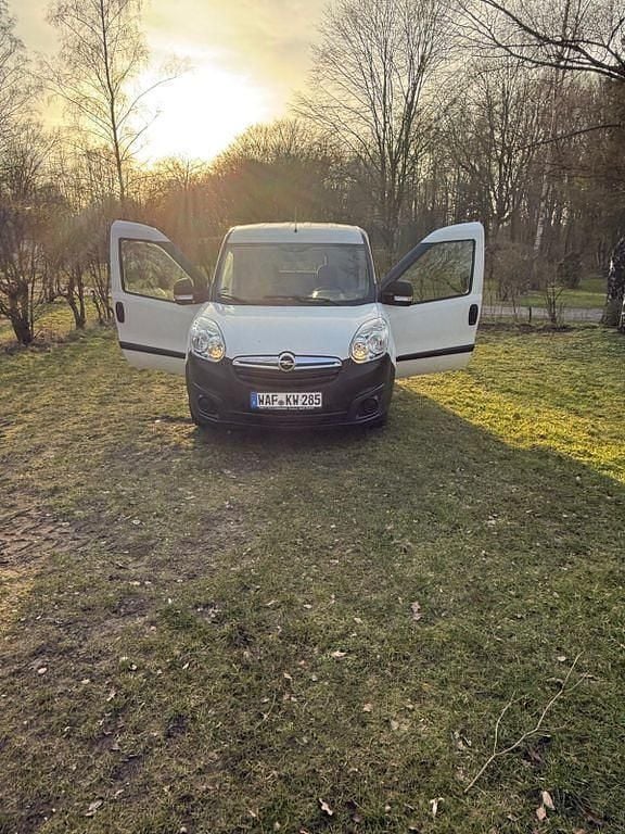 Gebraucht Opel Combo Selection 105 PS (77 kW) 2012 Weiß Van / Kleinbus