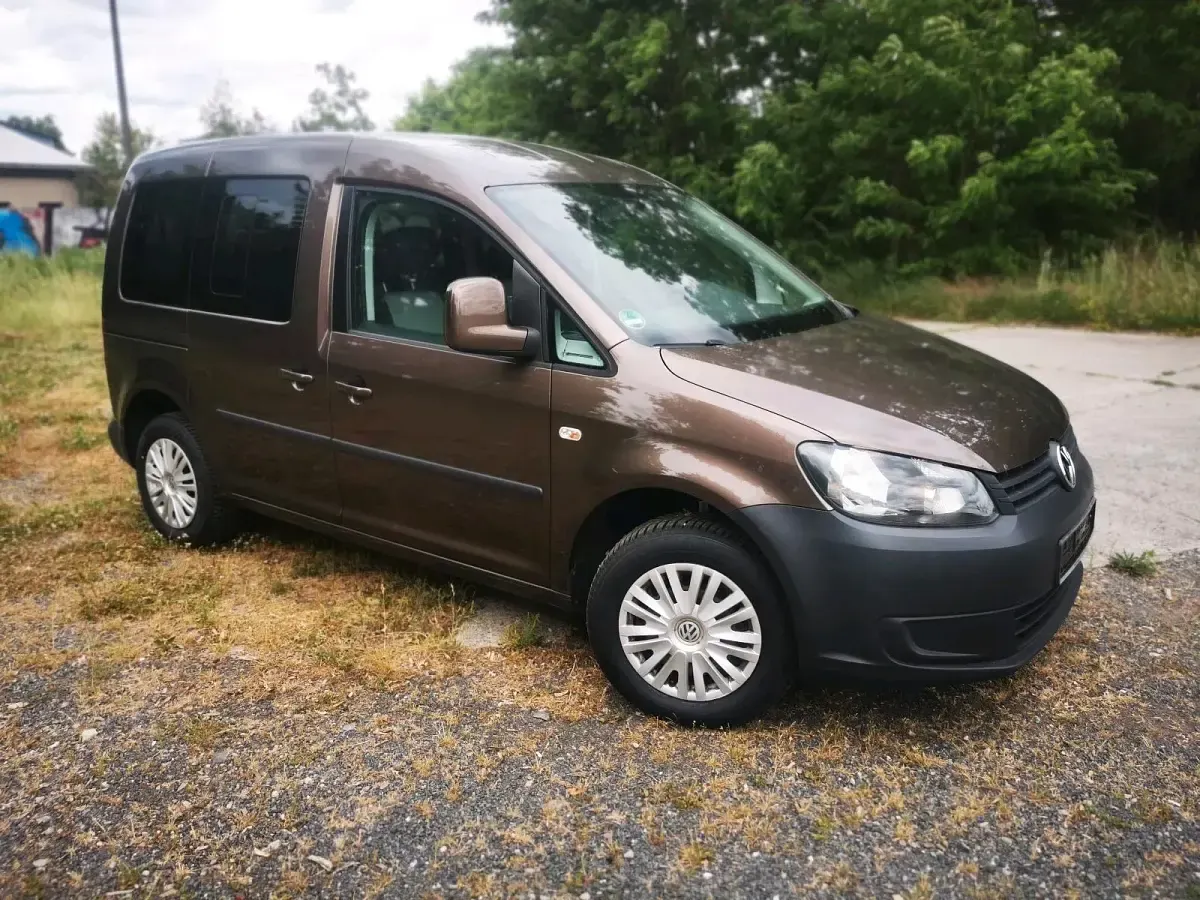 Gebraucht VW Caddy 105 PS (77 kW) 2013 Braun Van / Kleinbus