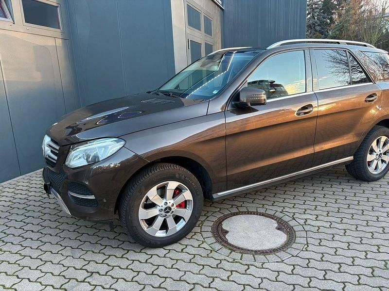 Braun Gebraucht 2017 Mercedes GLE350 SUV | 21.990 € (Superpreis) - Bild 1/4