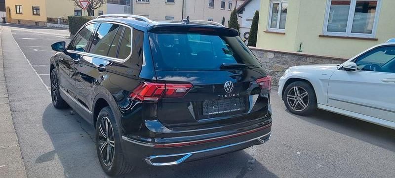 Gebraucht VW Tiguan Elegance 190 PS (139 kW) 2022 Deep black perleffekt SUV