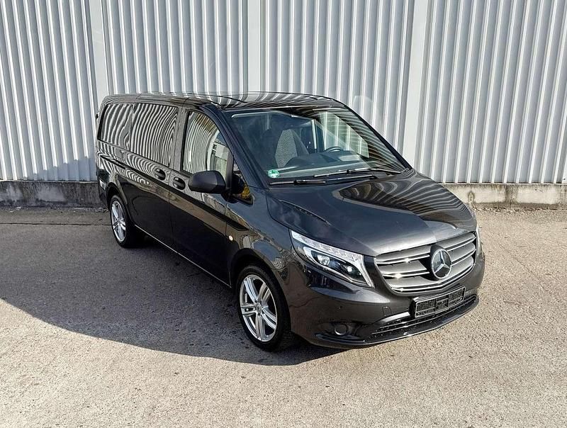 Graphitgrau Gebraucht 2022 Mercedes Vito Van / Kleinbus | 37.990 € (Superpreis) - Bild 1/4