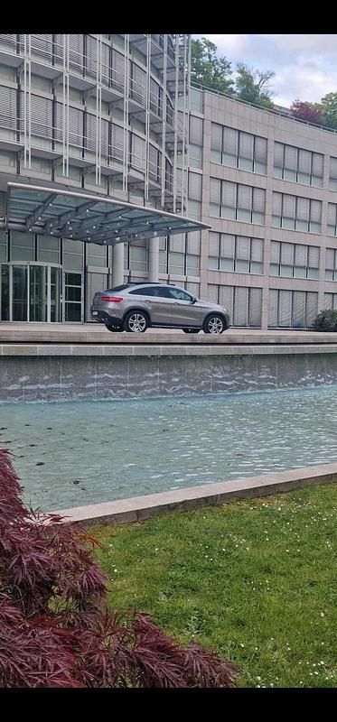 Grau Gebraucht 2015 Mercedes GLE350 Coupé | 28.500 € (Fairer Preis) - Bild 1/4