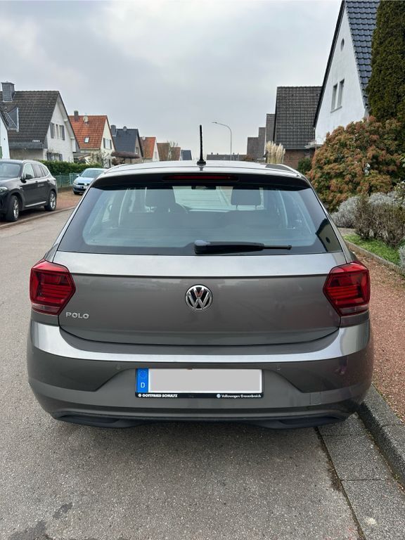 Gebraucht VW Polo Comfortline 75 PS (55 kW) 2018 Grau Limousine