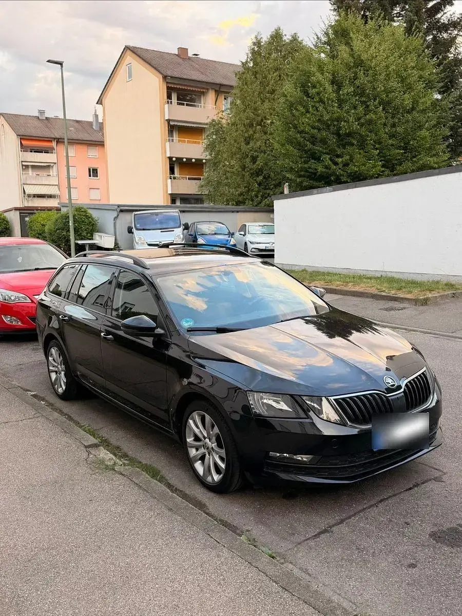 Gebraucht Skoda Octavia Ambition 116 PS (85 kW) 2019 Schwarz Kombi