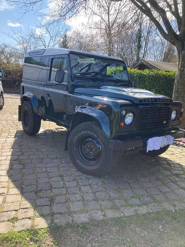 Grün Gebraucht 2013 Land Rover Defender SUV | 43.000 € (Superpreis) - Bild 1/4