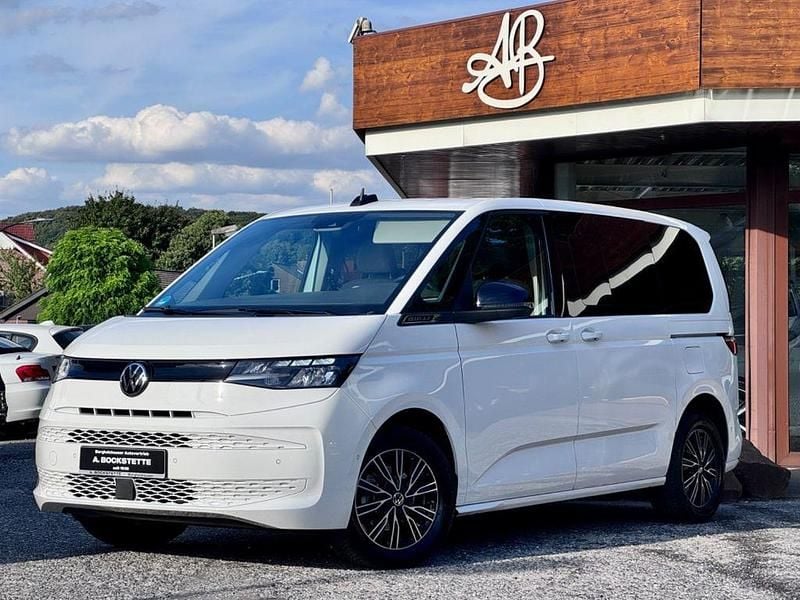 Gebraucht VW Multivan Family 150 PS (110 kW) 2024 Weiß Van