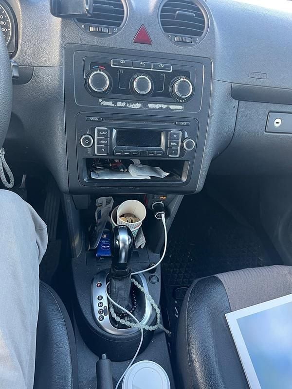 Gebraucht VW Caddy Maxi 140 PS (102 kW) 2014 Silber Van / Kleinbus