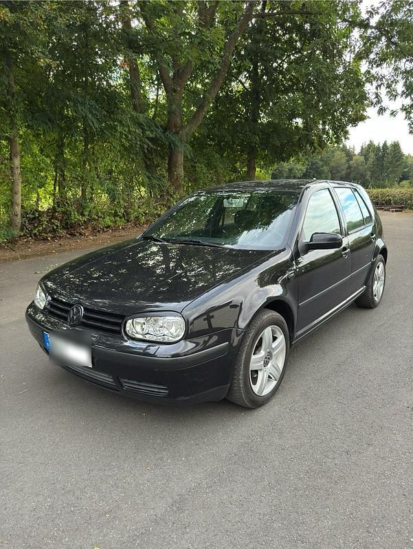 Schwarz Gebraucht 2002 VW Golf IV Kleinwagen | 2.098 € (Teuer) - Bild 1/4