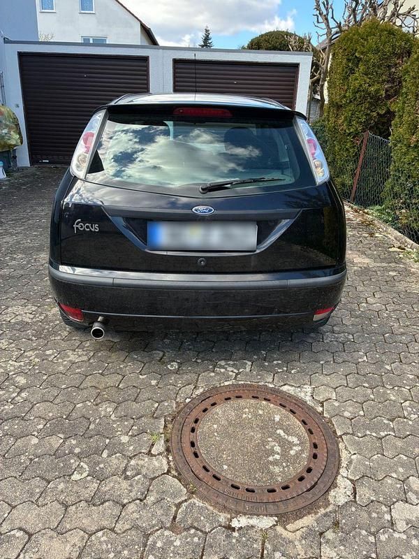 Usata Ford Focus 116 CV (85 kW) 2004 Nero Utilitaria