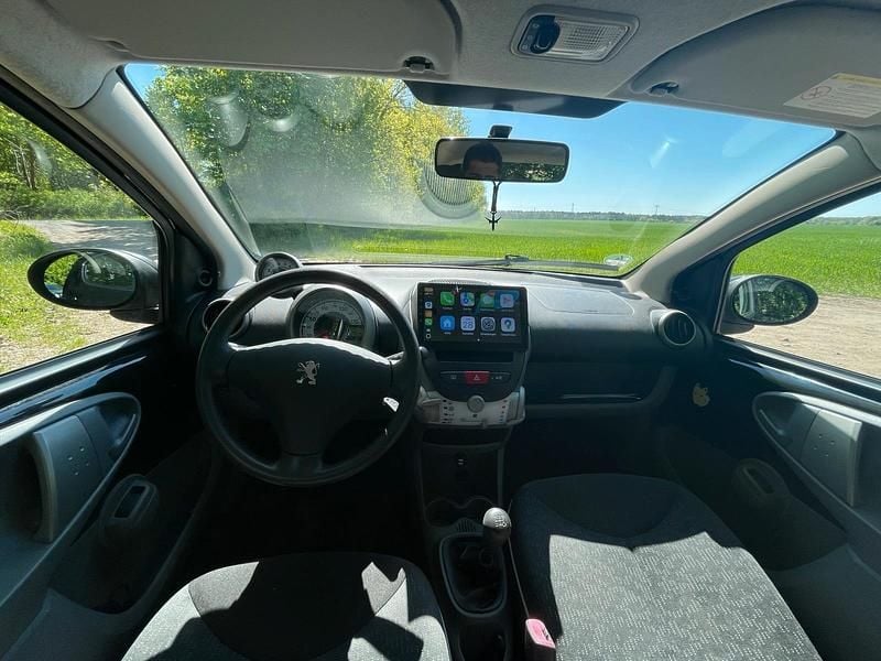 Gebraucht Peugeot 107 68 PS (50 kW) 2010 Schwarz Kleinwagen