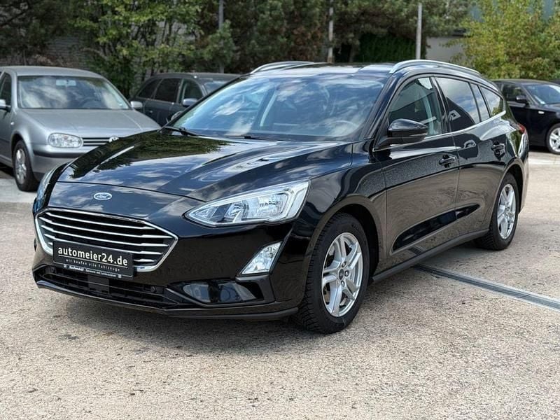 Schwarz Gebraucht 2019 Ford Focus Cool & Connect Limousine | 8.700 € (Superpreis) - Bild 1/4