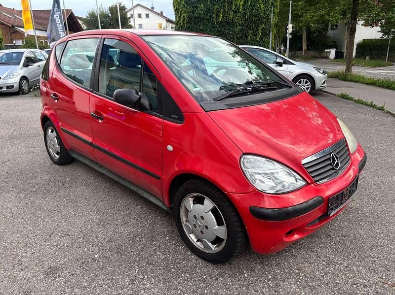 Rot Gebraucht 2002 Mercedes A160 Kleinwagen | 1.900 € (Fairer Preis) - Bild 1/4