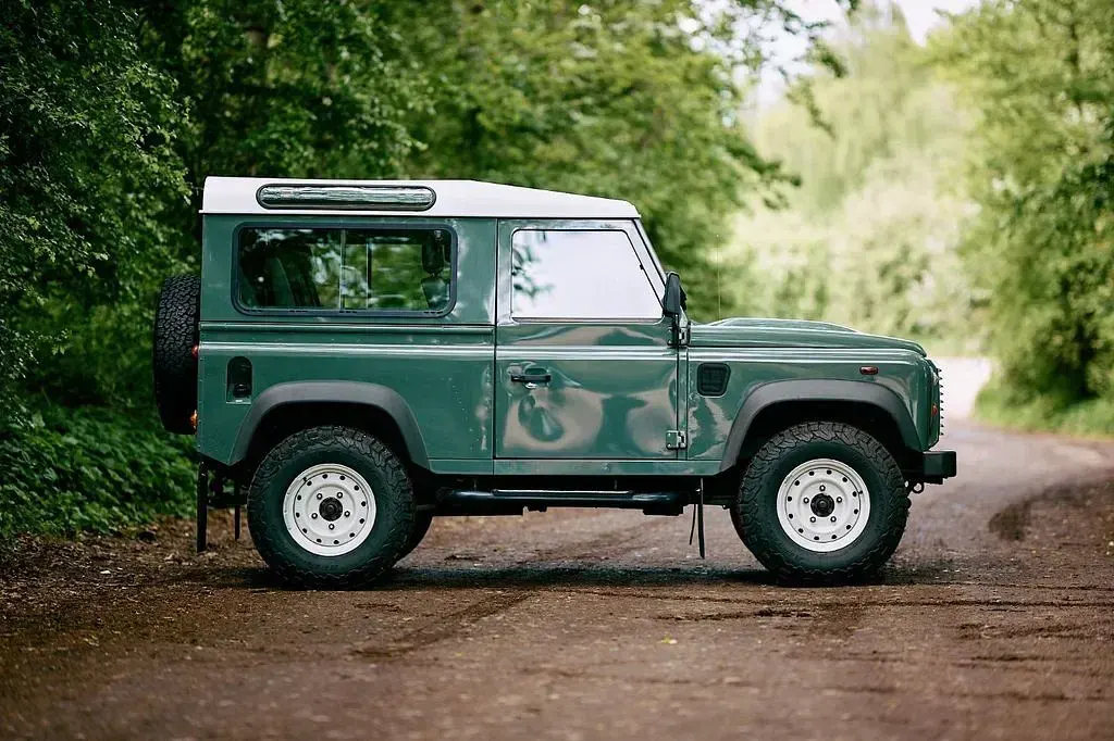 Gebraucht Land Rover Defender 122 PS (89 kW) 2013 Grün Kombi