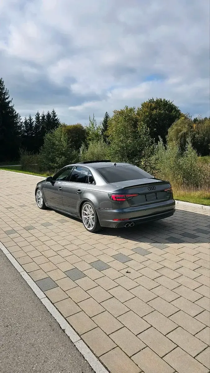Używany Audi A4 S-Line 272 KM (200 kW) 2017 Szary Sedan/Limuzyna
