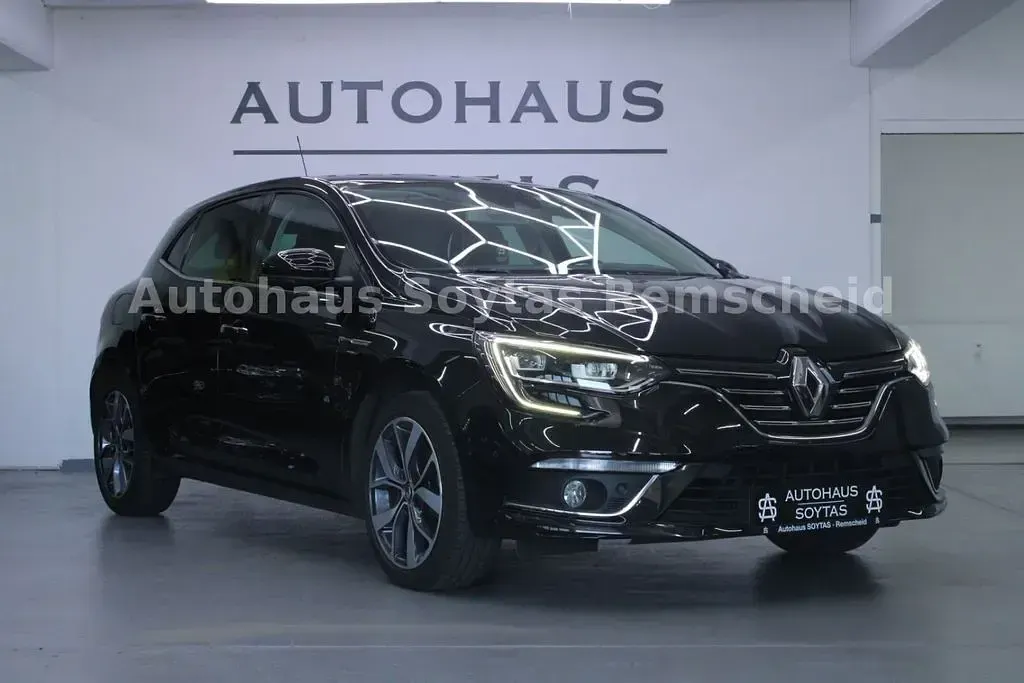 Gebraucht Renault Mégane IV Bose Edition 132 PS (97 kW) 2016 Schwarz Limousine