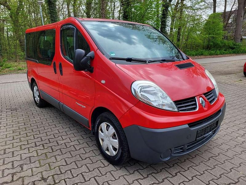 Gebraucht Renault Trafic 145 PS (106 kW) 2010 Volcano red Van / Kleinbus