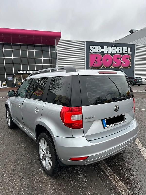 Gebraucht Skoda Yeti 105 PS (77 kW) 2014 Silber SUV