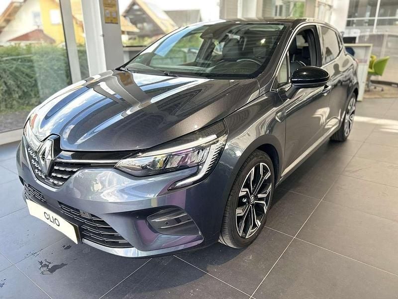 Grau Gebraucht 2021 Renault Clio V Intens Kleinwagen | 13.890 € (Fairer Preis) - Bild 1/4