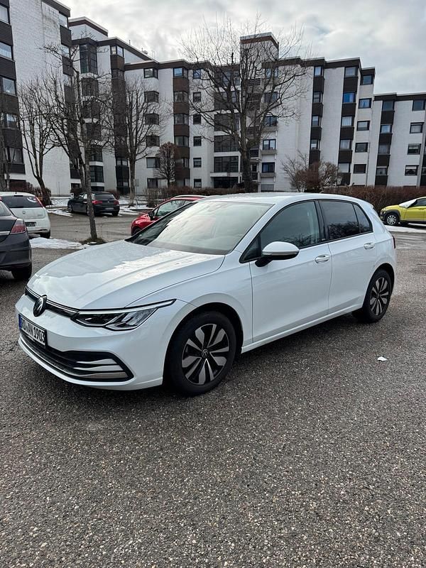 Gebraucht VW Golf VIII 131 PS (96 kW) 2023 Weiß Kleinwagen