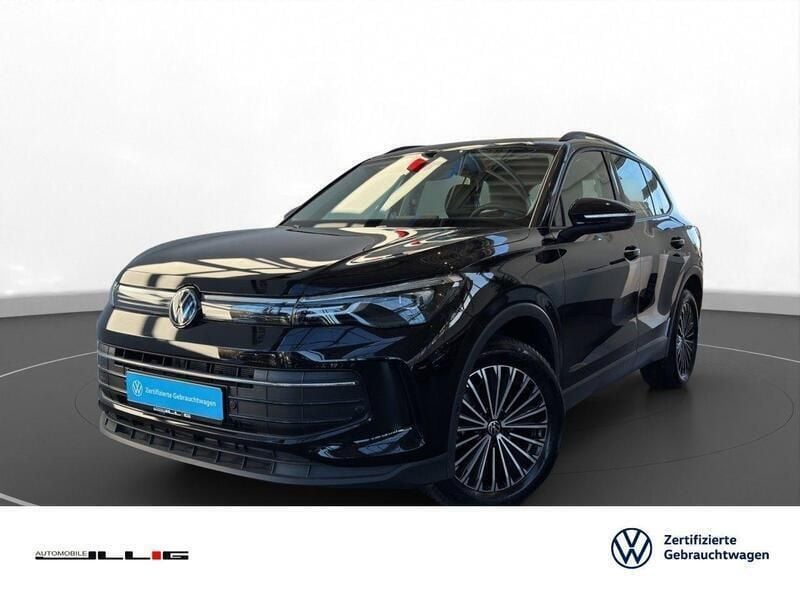 Deepblack perleffekt (schwarz) Gebraucht 2024 VW Tiguan Life SUV | 38.490 € (Guter Preis) - Bild 1/4
