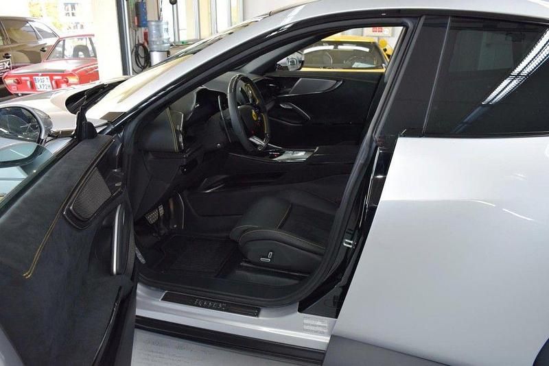 Gebraucht Ferrari Purosangue 725 PS (533 kW) 2024 Silber  argento nurburgring SUV