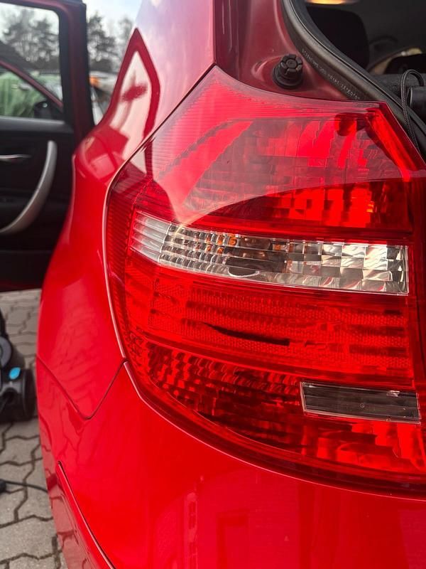 Gebraucht BMW 120 170 PS (125 kW) 2011 Rot Kleinwagen