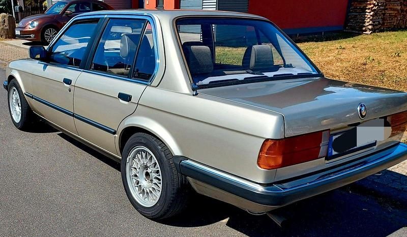 Gebraucht BMW 325 Performance 122 PS (89 kW) 1986 Beige Limousine