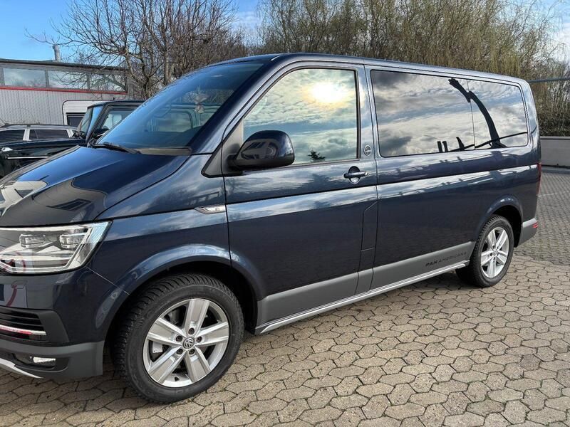 Blau Gebraucht 2017 VW T6 PanAmericana Van | 36.900 € (Teuer) - Bild 1/4