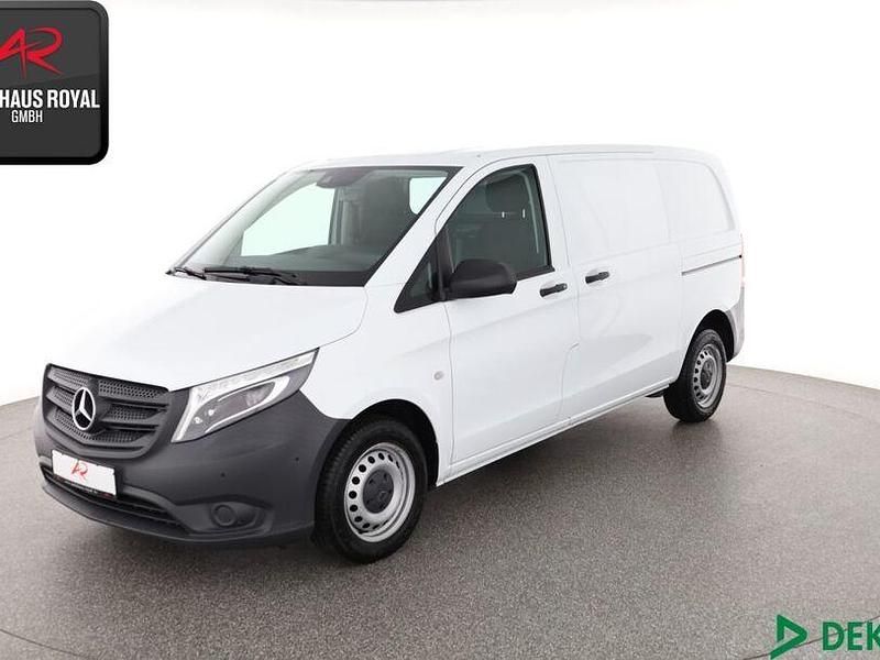 Weiss Gebraucht 2020 Mercedes Vito Van / Kleinbus | 23.880 € (Superpreis) - Bild 1/4