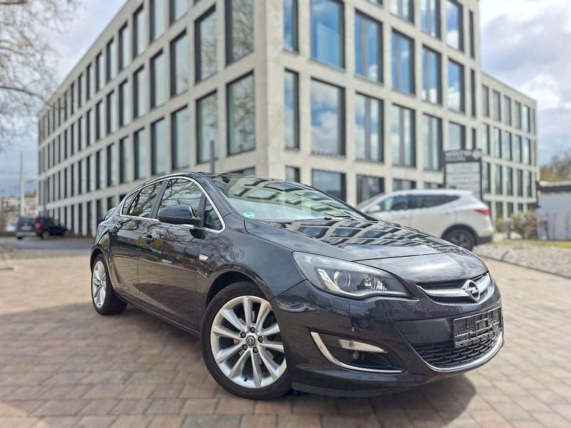 Gebraucht Opel Astra 110 PS (80 kW) 2013 Schwarz Limousine
