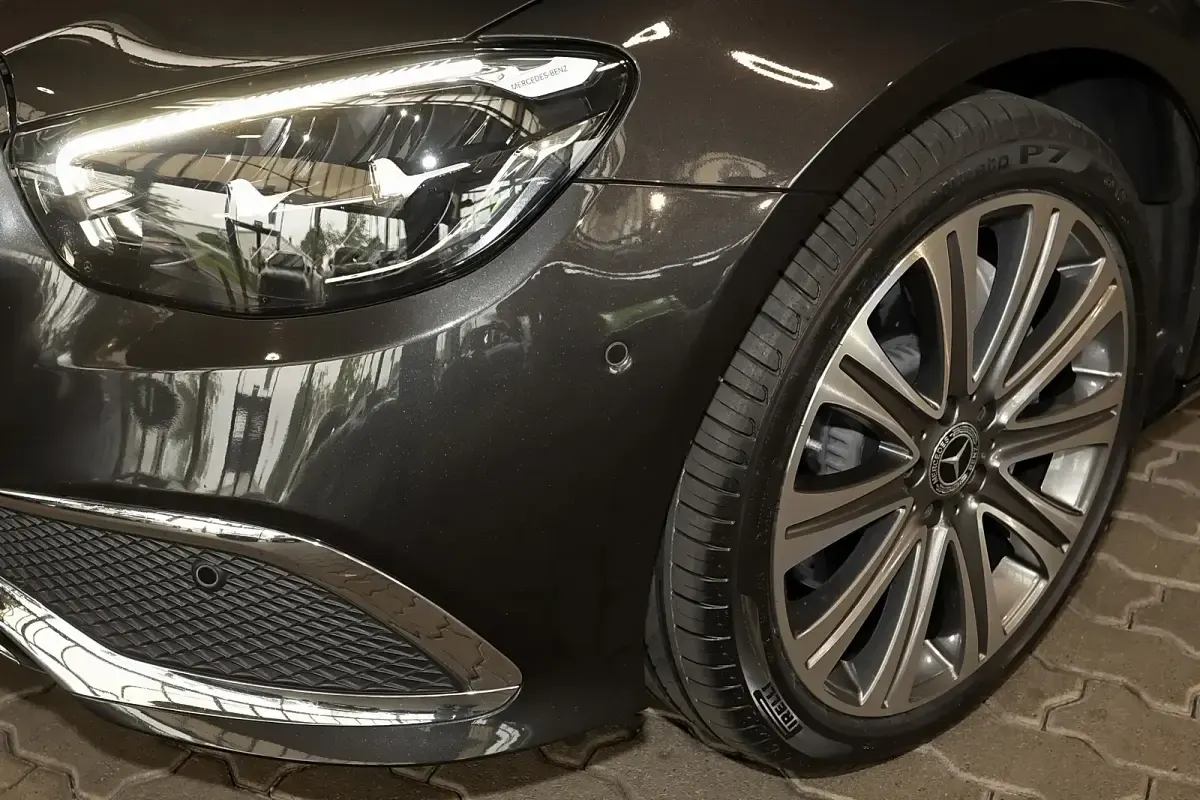 Gebraucht Mercedes E300 Exclusive 265 PS (194 kW) 2021 Metalliclack graphitgrau Kombi