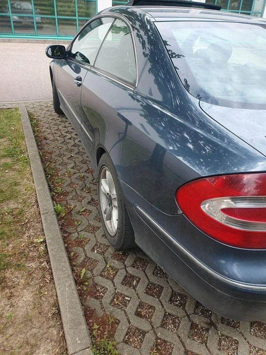 Gebraucht Mercedes CLK220 Avantgarde 150 PS (110 kW) 2006 Blau Coupé
