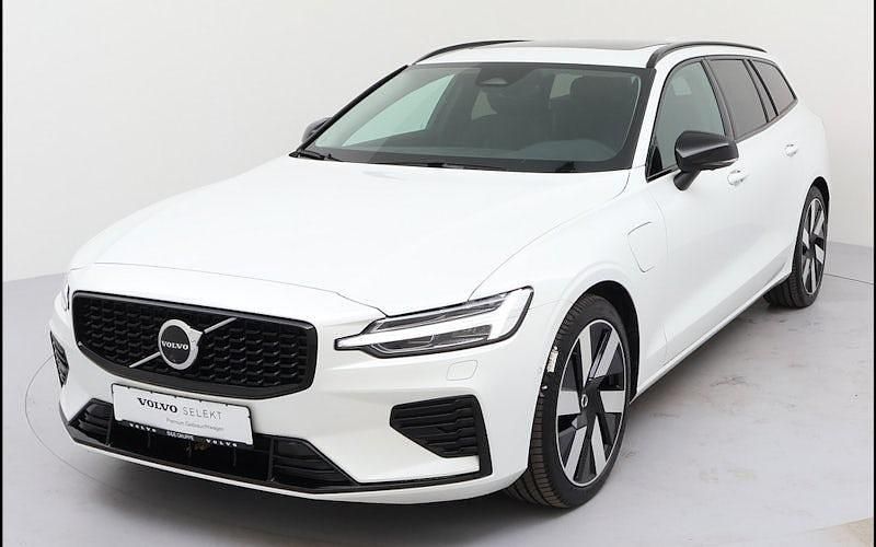 Gebraucht Volvo V60 Plus 455 PS (334 kW) 2025 Weiß Kombi
