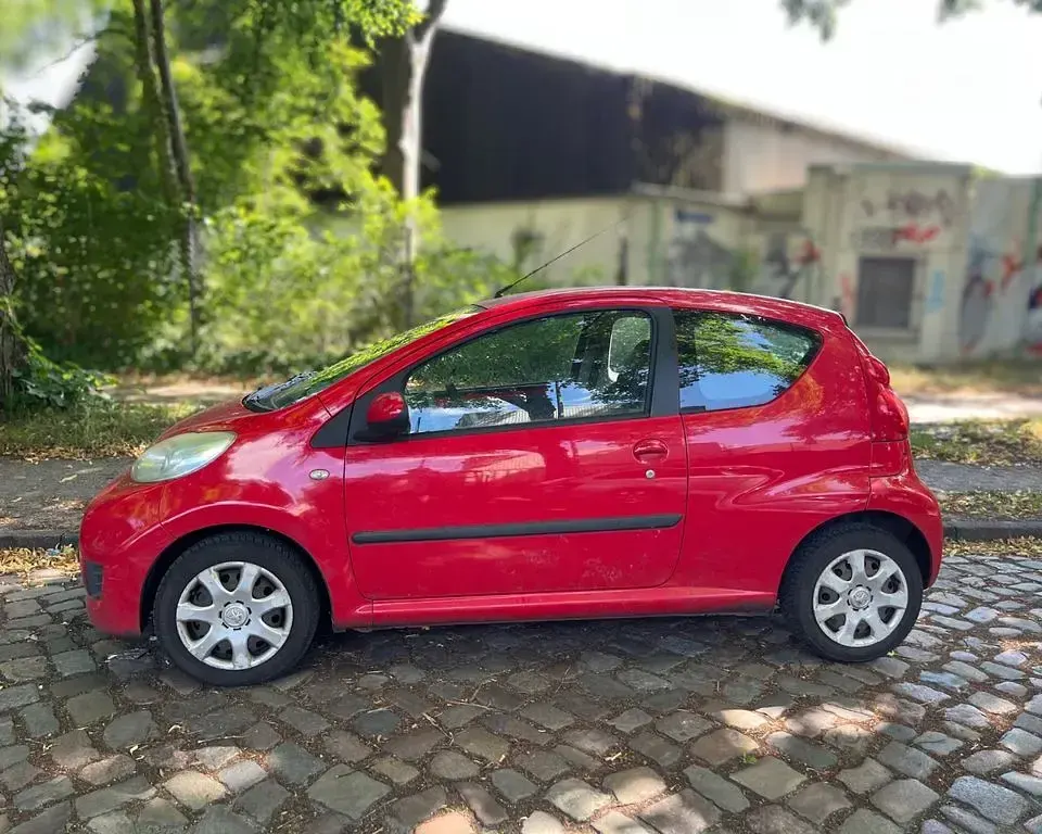 Gebraucht Peugeot 107 Filou 68 PS (50 kW) 2010 Rot Kleinwagen