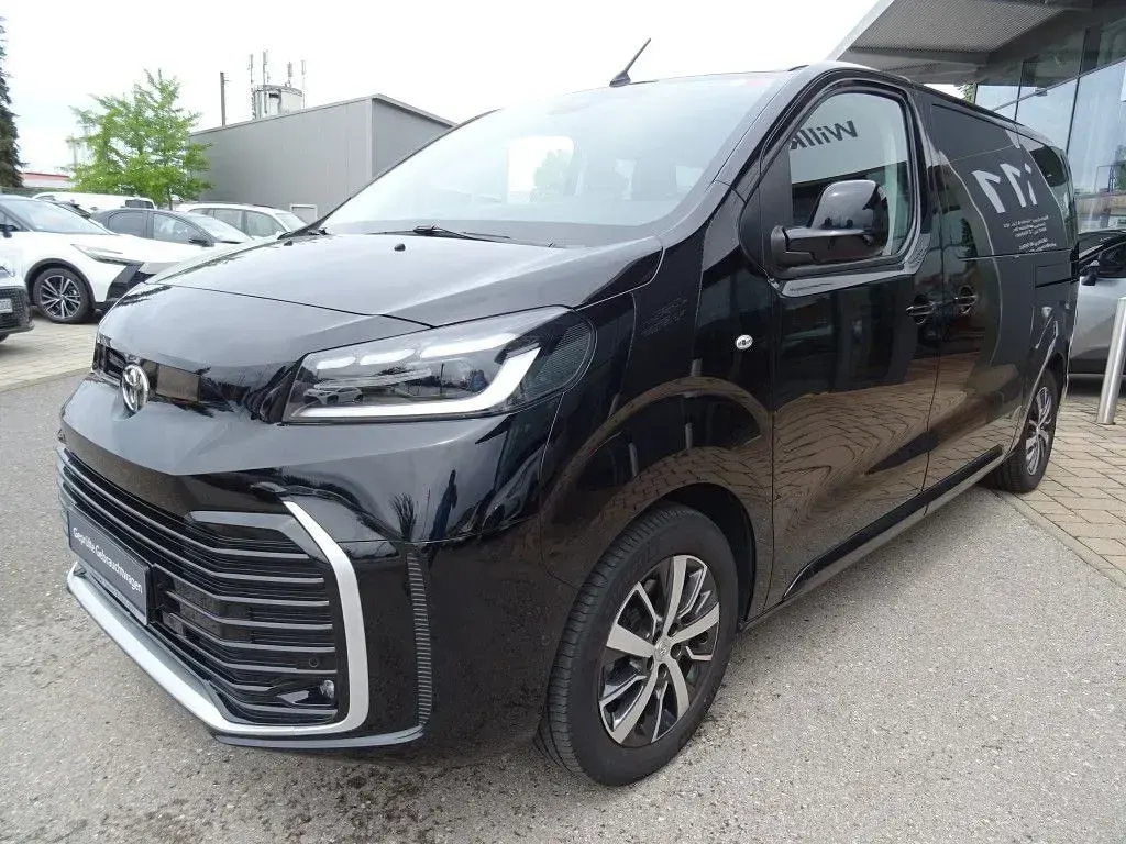 Gebraucht Toyota Proace Verso Team 177 PS (130 kW) 2025 Black metallic Kombi