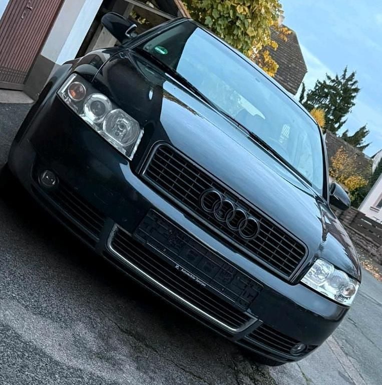 Schwarz Gebraucht 2002 Audi A4 Limousine | 2.800 € (Fairer Preis) - Bild 1/3